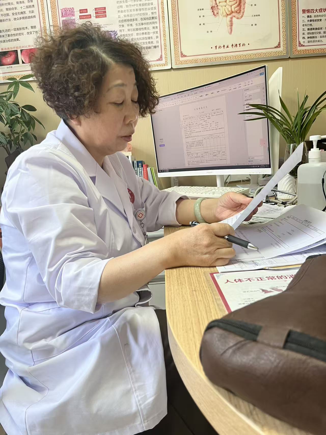 石家庄胃镜查出糜烂性胃炎，后续吃中药调理多久能好